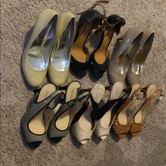 Size 10-11 Women’s with wide fitment. - Picture 3 of 9